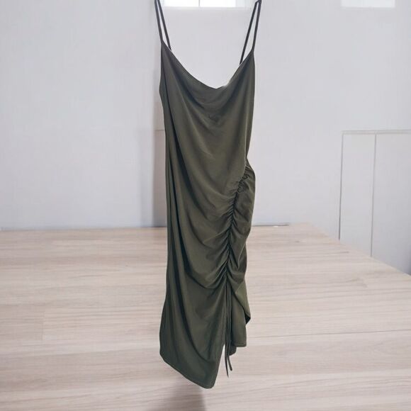 NWT PrettyLittleThing Khaki Soft Touch Jersey Ruched Midi Dress Plus Size 14 - Picture 2 of 4